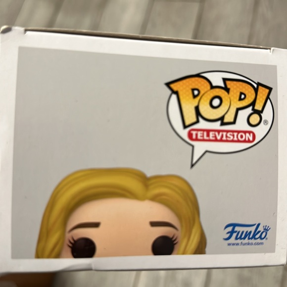 Funko POP! Schitts Creek Moira Rose Vinyl Figure NIB - Picture 3 of 6